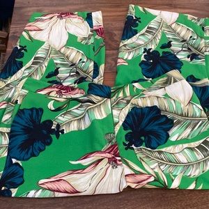 Vibrant wide leg ankle/capri Ann Taylor Pants